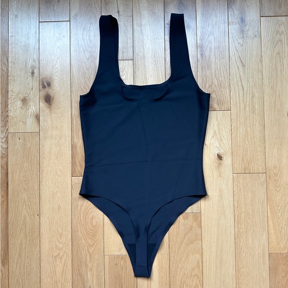 Parade Nearly Naked Seamless Bodysuit in Eightball - Picture 3 of 5